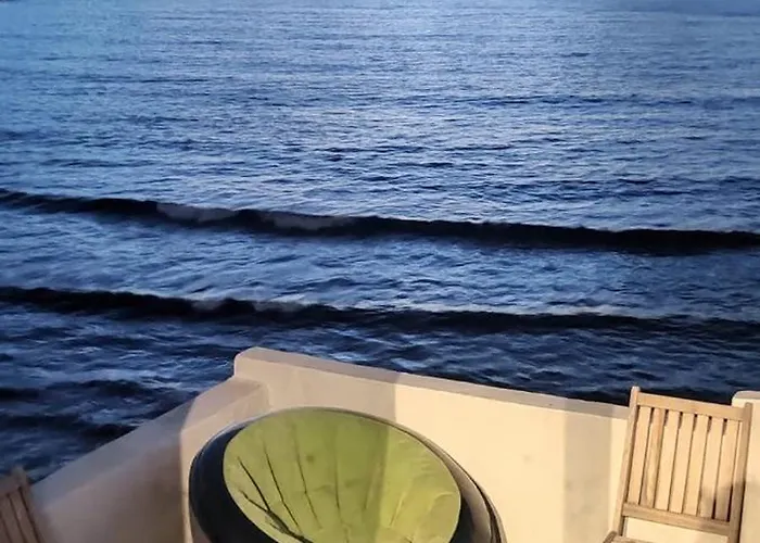 Ocean Front La Maresia 2 아파트 *