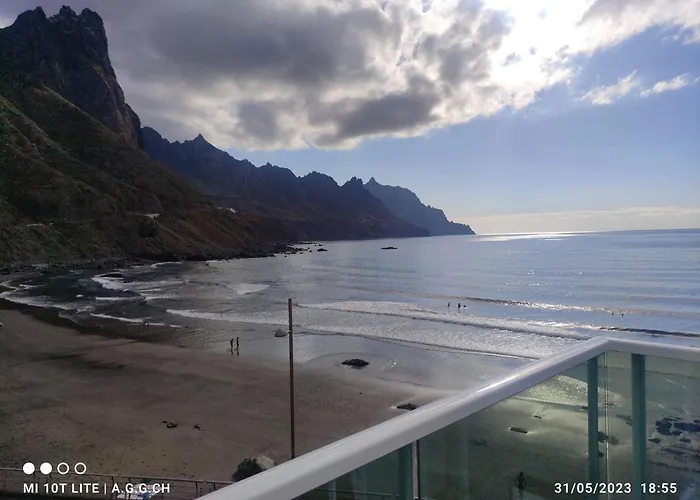 Ocean Front La Maresia 2 아파트